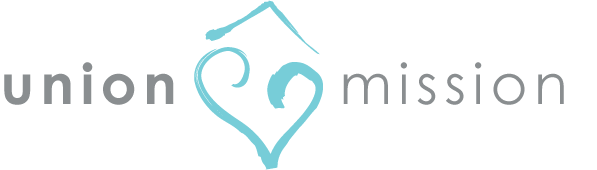 logo utilizing heart and roof for homeless organiz
